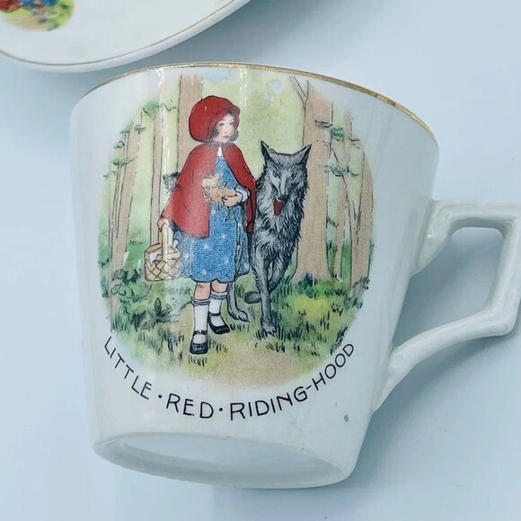 Vintage Little Red Riding Hood & Big Bad Wolf Decorated China Tea Cup & Saucer - Picture 3 of 9